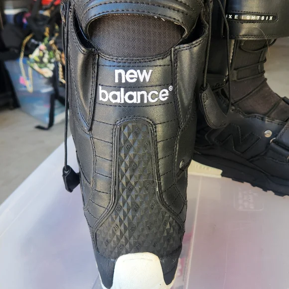 New Balance Black Snow Boots Men’s Rain & Snow - Picture 2 of 5